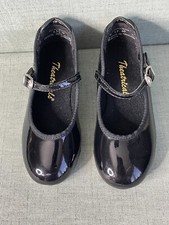 Theatricals Tap Shoes Girls Sz 8.5W Black w Buckle and Low Heel Patent Leather