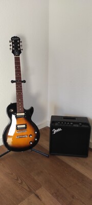 Epiphone Studio LT und Fender Mustang LT Verstärker