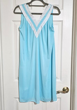 Vtg KAYSER Turquoise Nightgown Nylon Tricot Knee Length V-Neck Size Small READ