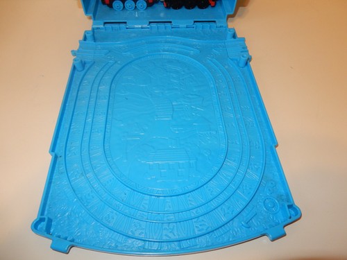 Thomas & Friends Take n Play Storage Case,8 Engines & Track Set - Picture 4 of 7
