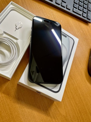 Apple iPhone 15 128GB - Black - Unlocked - Excellent Condition - Afbeelding 3 van 10