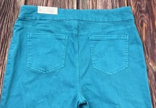 NWT Chico's Jegging Capri Pull On Jeans Womens Size 2 US 12 Stretch