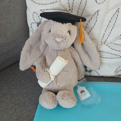 Jellycat Bashful Bunny Abschluss Plüschtier Stofftier Medium 35-60 cm Neu mit Etikett.