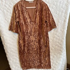 Zara gold velvet tshirt dress v-neck size small wavy design preowned excellent