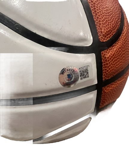 ROY WILLIAMS firmado (tacones de alquitrán de Carolina del Norte) bola LOGOTIPO F/S Beckett AD27221 - Imagen 3 de 3