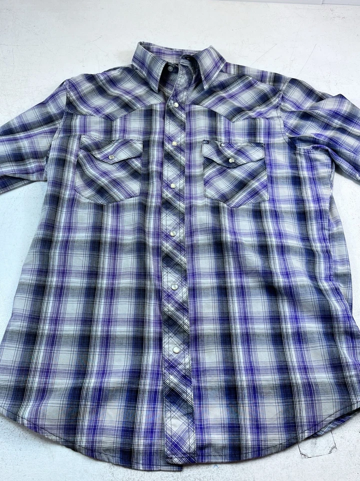 Camisa Wrangler Western para hombre mediana   Cuadros púrpura/gris. Botones a presión de perlas. Foto 2 de 4
