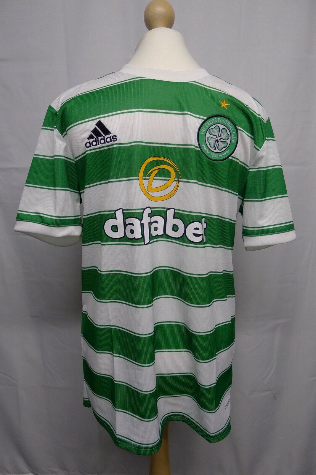 Adidas Men's Celtic Football Shirt  Medium RRP £65