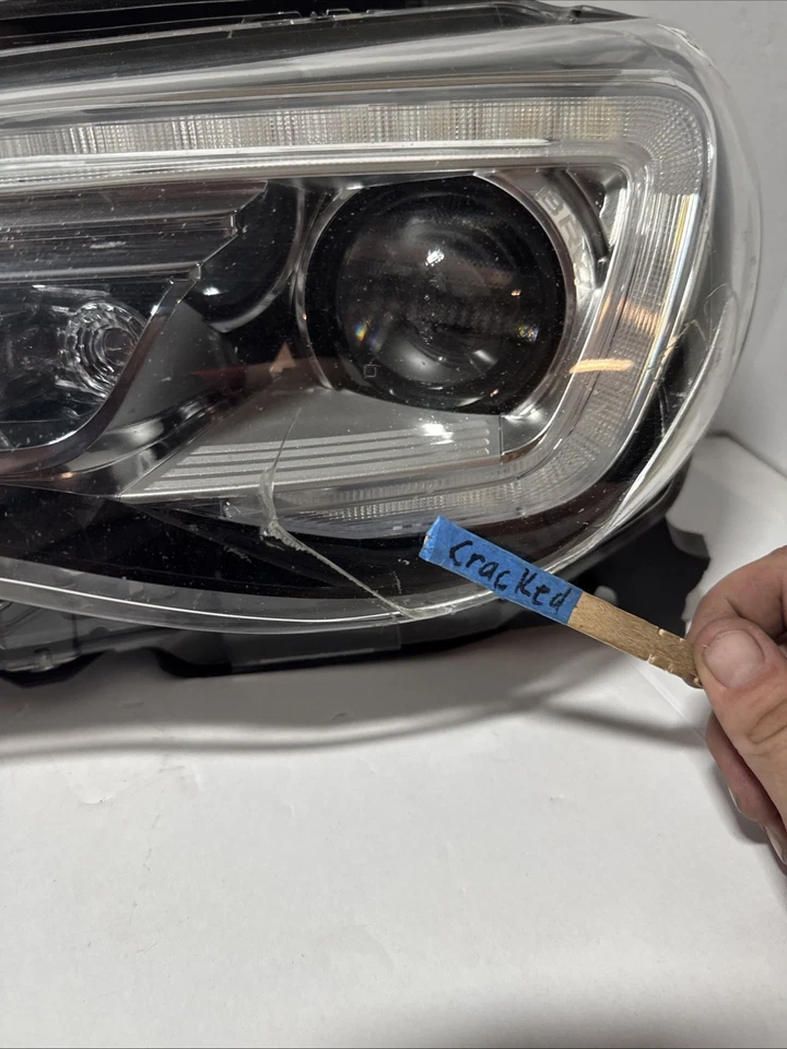 Faro LED conductor LH Subaru BRZ 2017 2018 2019 2020 OEM #84002-CA393 AGRIETADO Foto 4 de 4