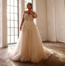 Plus Size Ivory Wedding Dresses Lace Appliqued Long Sleeves Bridal Gowns