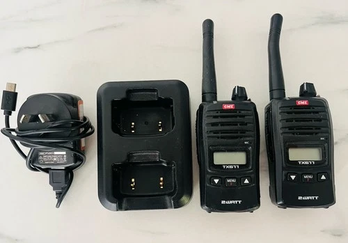 GME PAIR OF WALKIE TALKIES TX677 WITH A DOUBLE CHARGING DOCK TESTED WORKING UHF