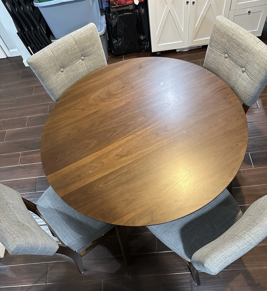 Juego De Comedor En Madera Preciosa, De 4 Sillas, Es De Buena Calidad Casi Nuevo - Image 2 of 4