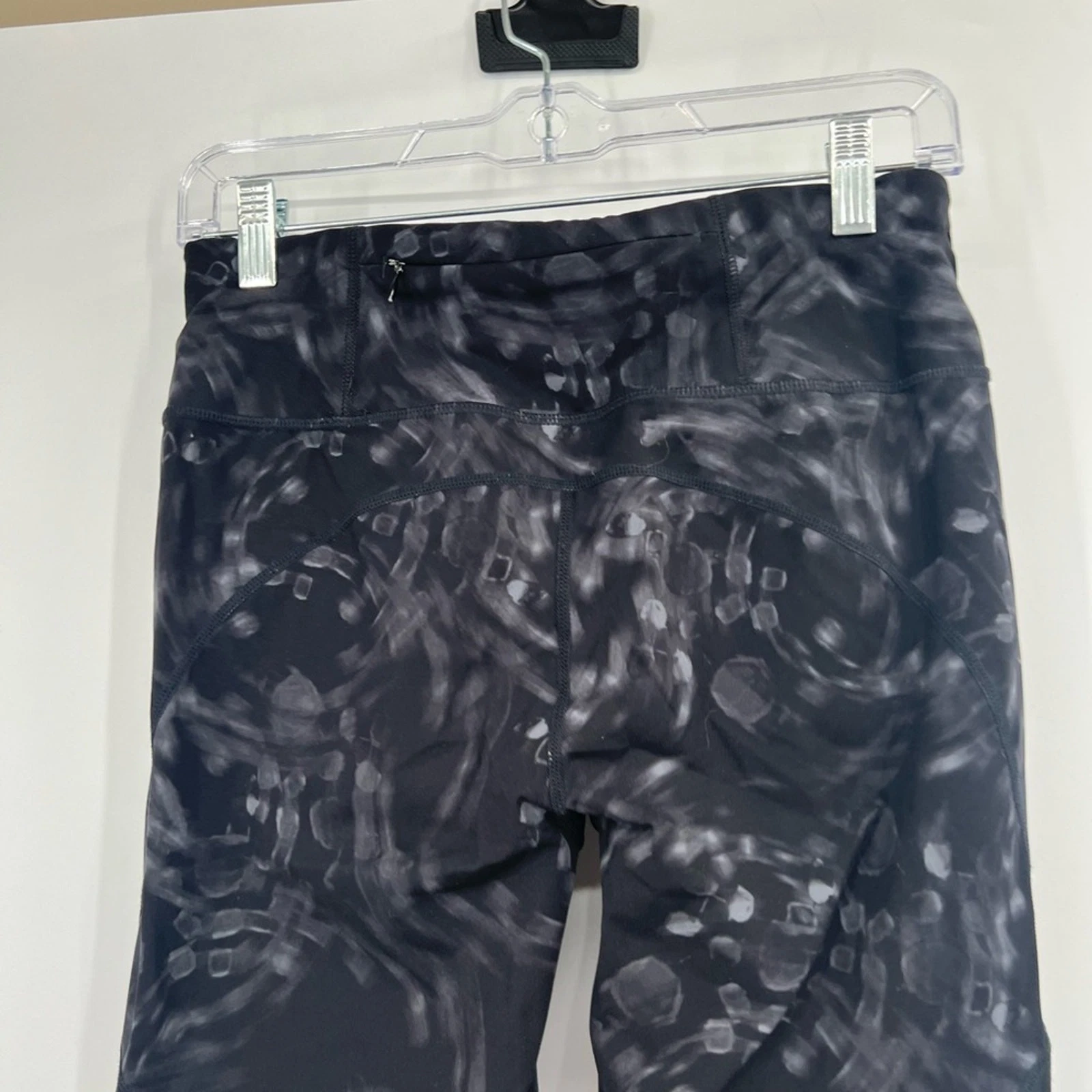 sweaty-betty printed cropped leggings