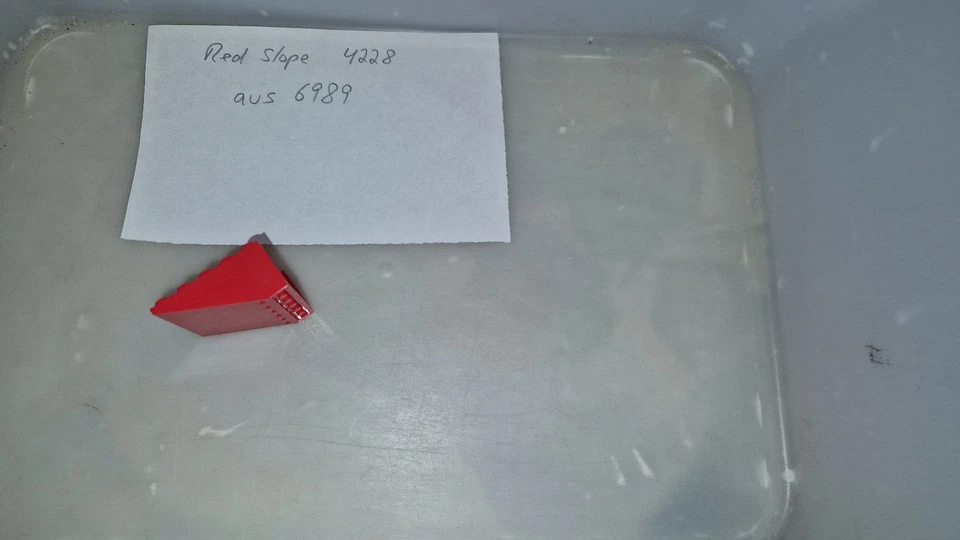Lego  Red Slope  4228 aus Modell 6989 - Bild 1 von 1