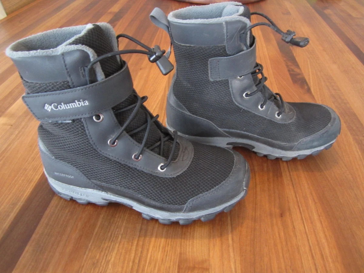 Columbia boys hotsell hiking boots