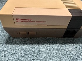 Nintendo NES System Mario Games 2 Controllers Zapper Cords Tested