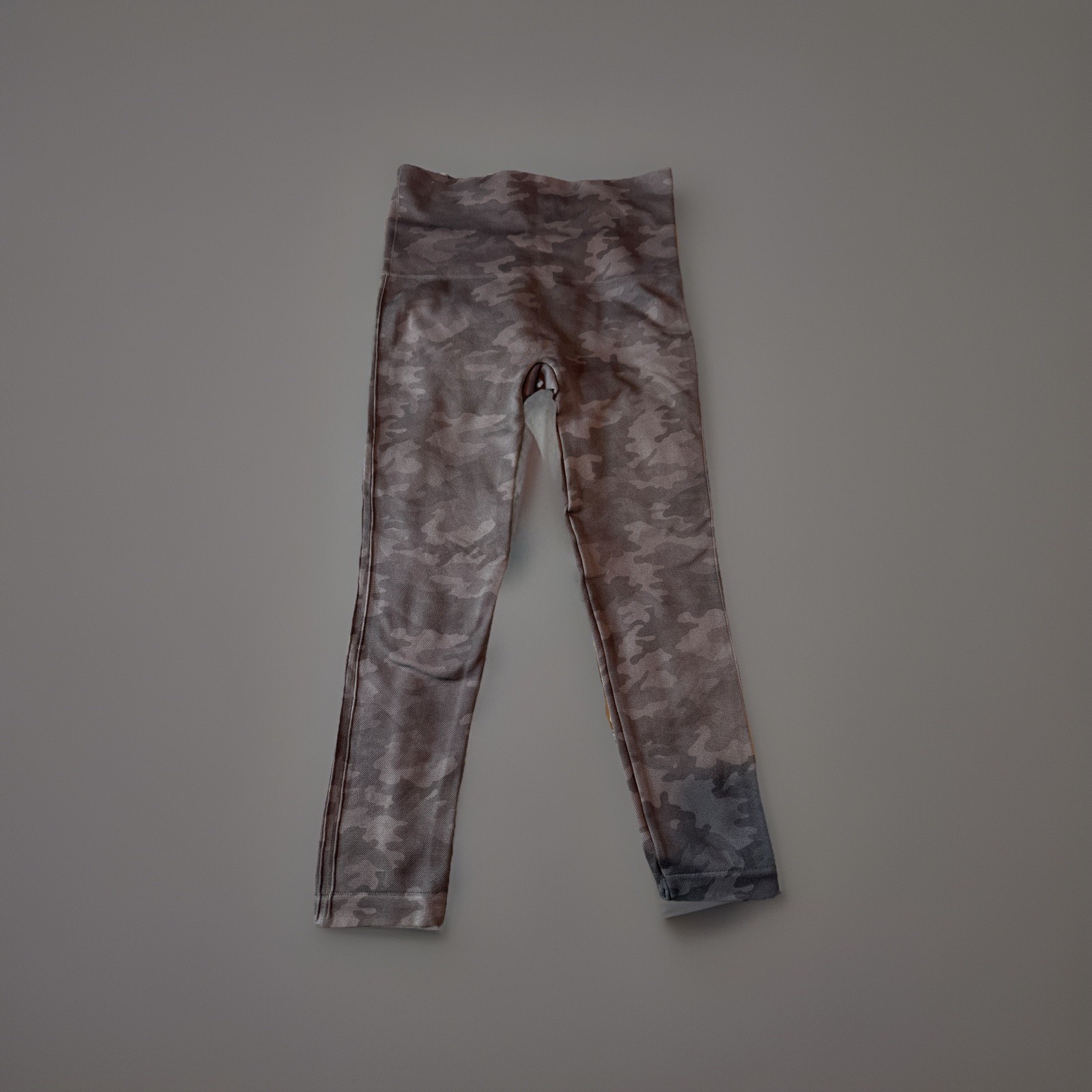 SPANX Look at Me Now Seamless Shapewear Cropped Leggings Gray Camo Sz M  #515