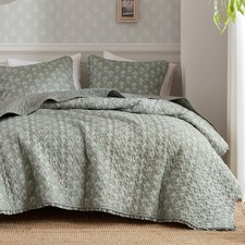 Madison Park Vintage Floral Quilt Set Queen Size, Reversible Bedding