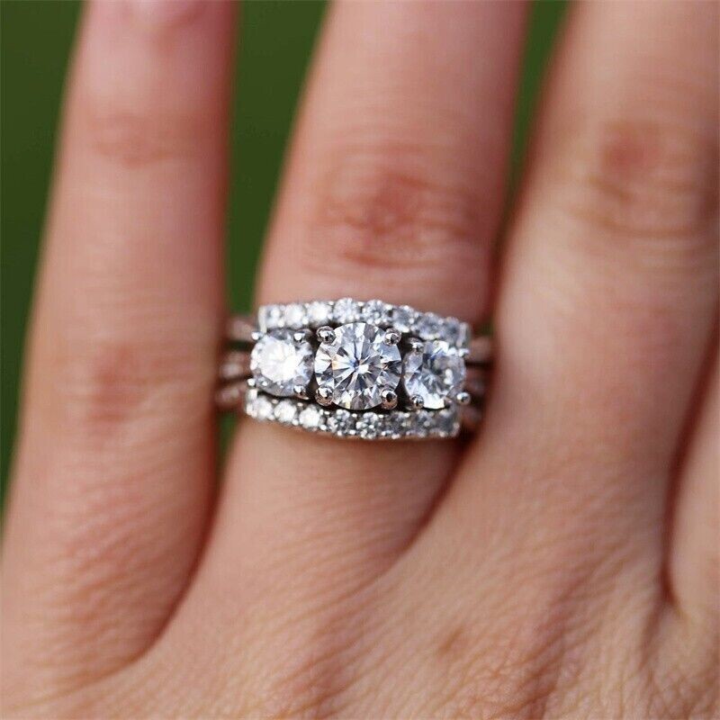 Gorgeous 2.50Ct Round Cut Simulated Diamond Wedding Ring 14K White Gold Plated