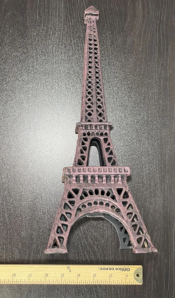 Candelabro de hierro fundido Torre Eiffel de París - Antiguo candelabro de metal marrón votivo Foto 4 de 4