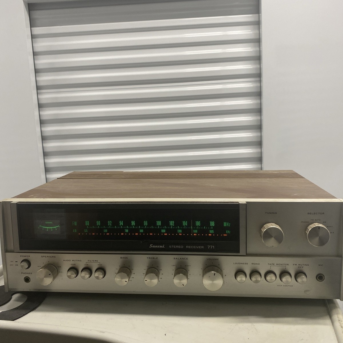 Vintage 1970's Sansui 771 AM/FM Stereo Receiver ~ 32W/Ch into 8Ω