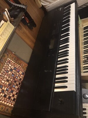 Korg T1 Weighted MIDI Keyboard Synth Synthesizer With Aftertouch