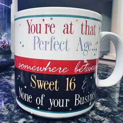 Papel Freelance Mug Perfect Age Somewhere Between 16 and None of Your Business