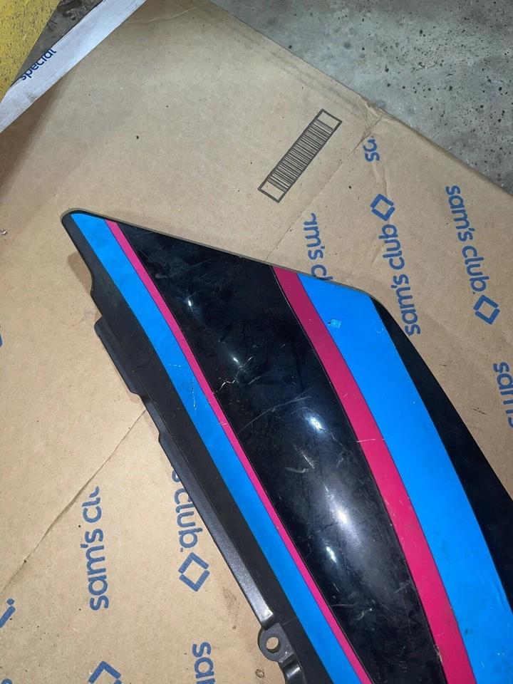 Carenado trasero derecho Yamaha FZR600 89-95 OEM Foto 4 de 4