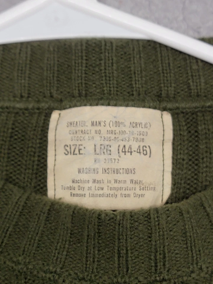 Vintage US Army Sweater Mens Large Green 101st Airborne Signal Corps Patches 70s - Image 2 of 4