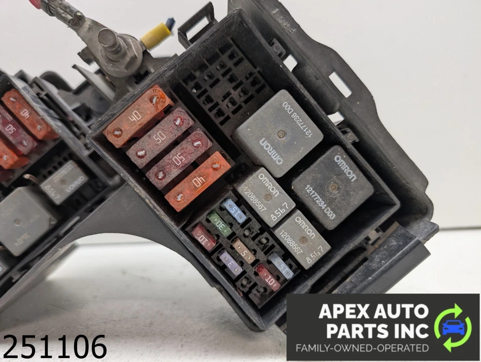 OEM 1999 Pontiac Firebird 3.8L ENGINE FUSE BOX ASSEMBLY - Изображение 4 из 4