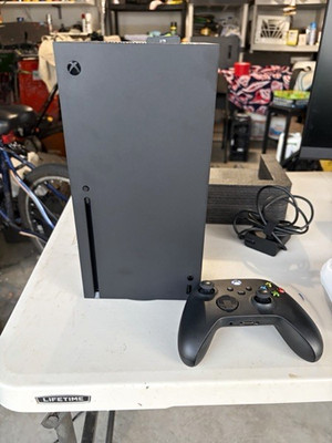 Microsoft Xbox Series X Black 1tb ***2tb expansion not included