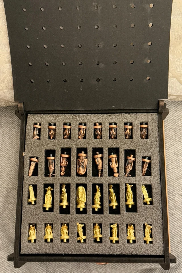 Jeu d'échecs pharaonique fait main de style ancien classique avec plateau... - Photo 2/4