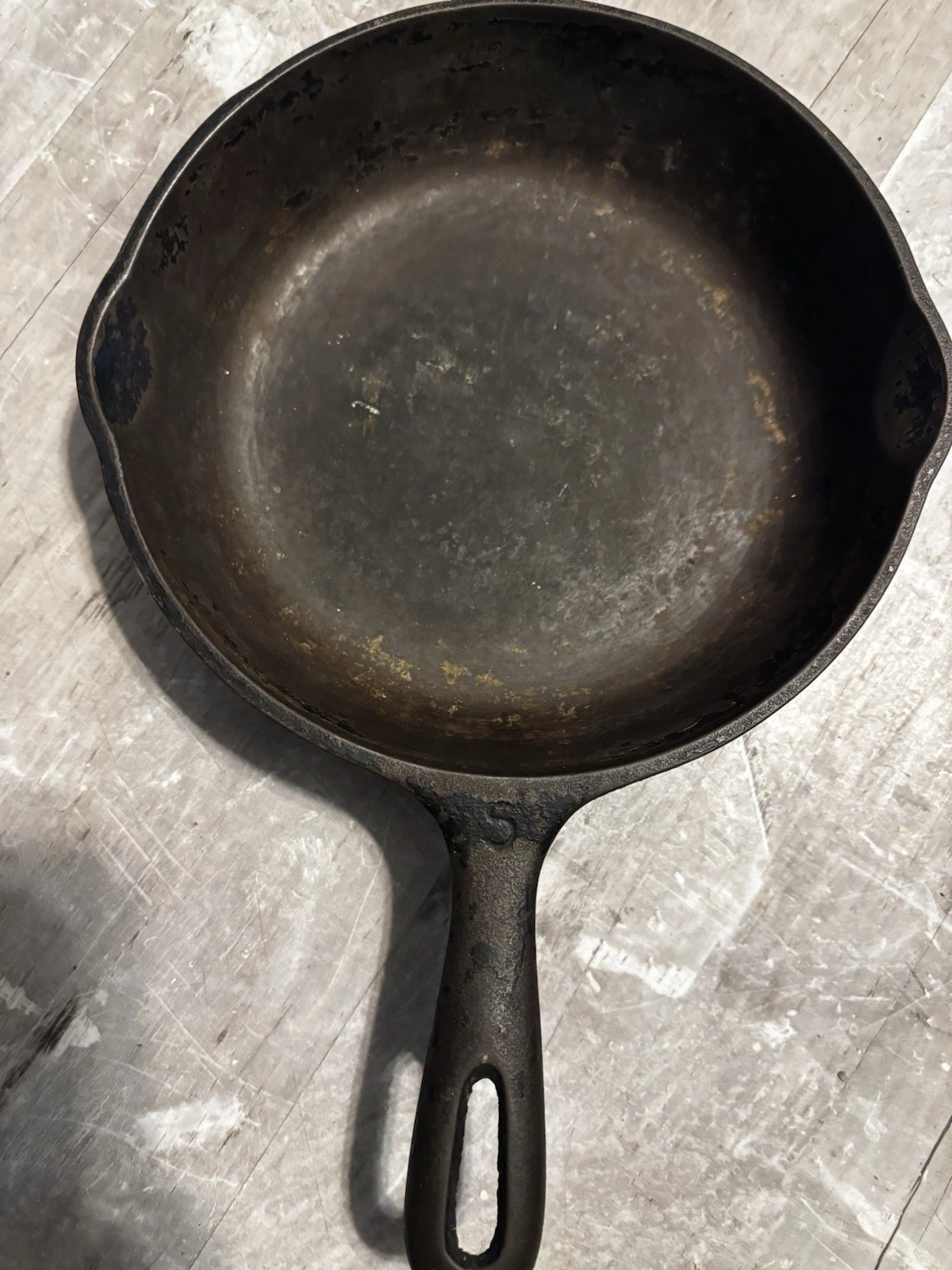 This Is A Vintage Cast Iron Skillet Likely An Wagner Ware Or Griswold Cast Iron