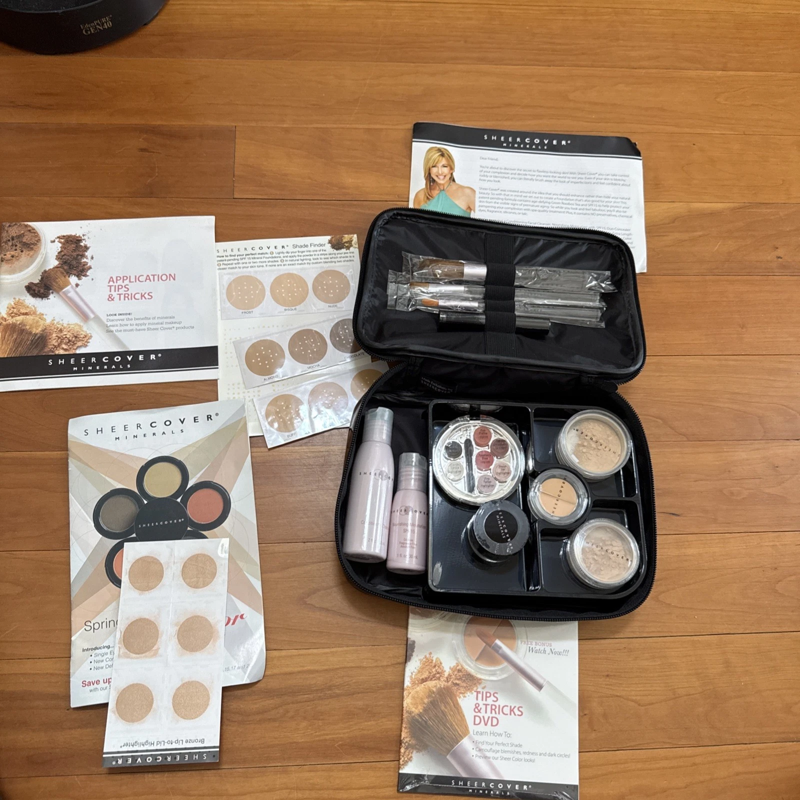 Sheer Cover Minerals Kit New in Open Box -Products Sealed In Package