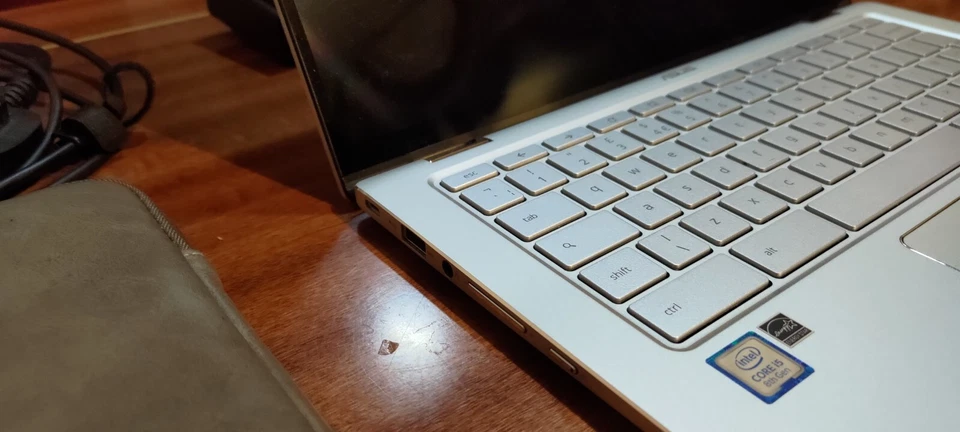 ASUS Chromebook Flip C434-T 14" (128GB, Intel Core I5-8200Y (1.3GHz), 8GB RAM) - Image 4 of 4