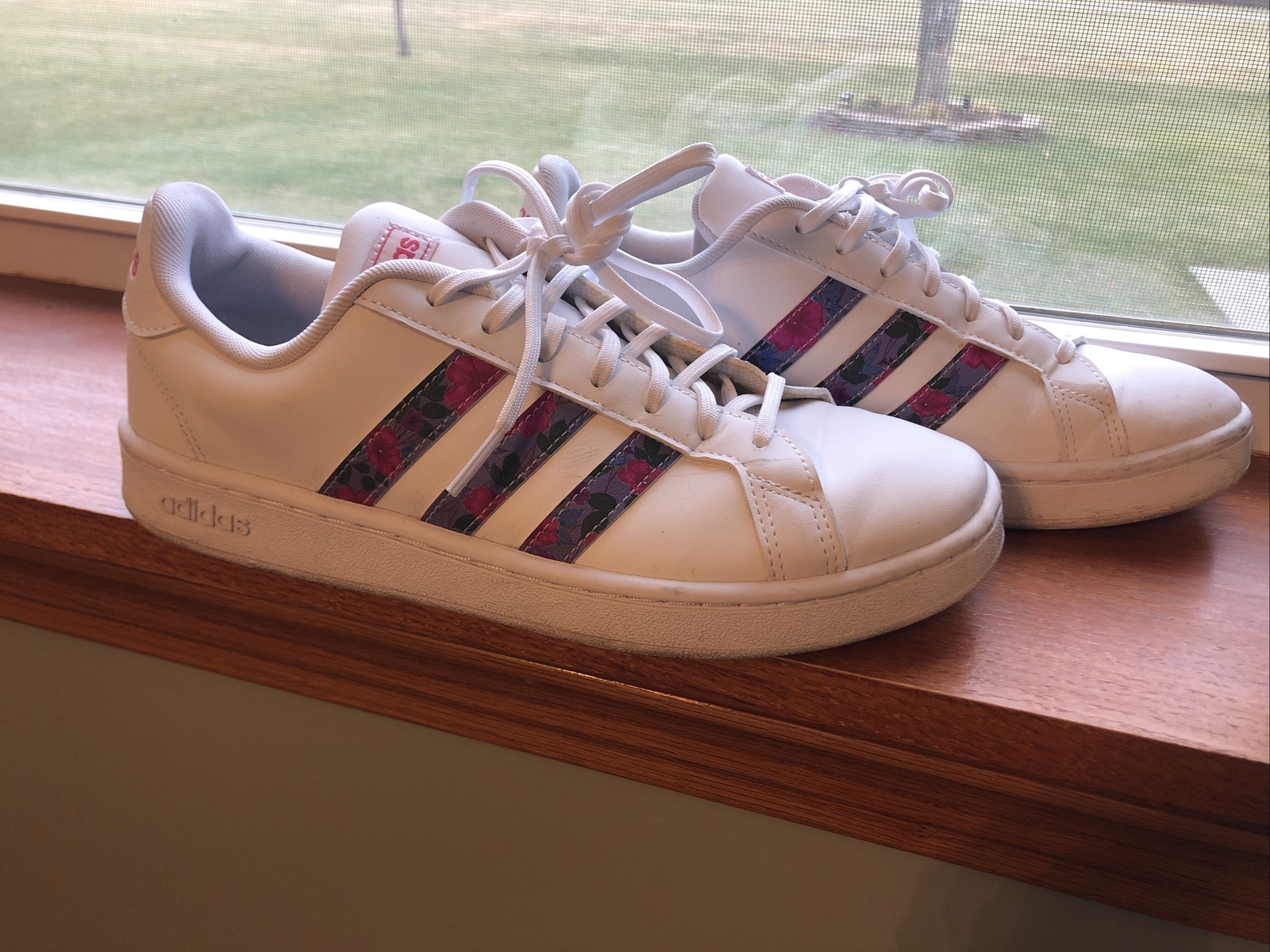 adidas floral tennis shoes