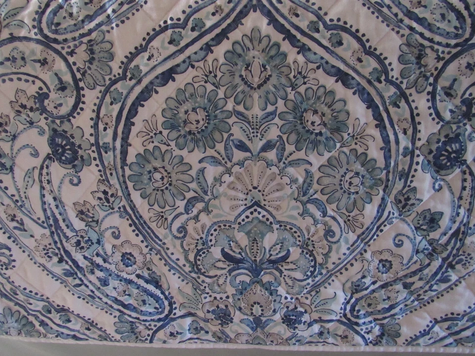 CYNTHIA ROWLEY 蓝色和白色 PAISLEY 绗缝 & 2 枕套 88x92 可反转 — 第 4/4 张图片