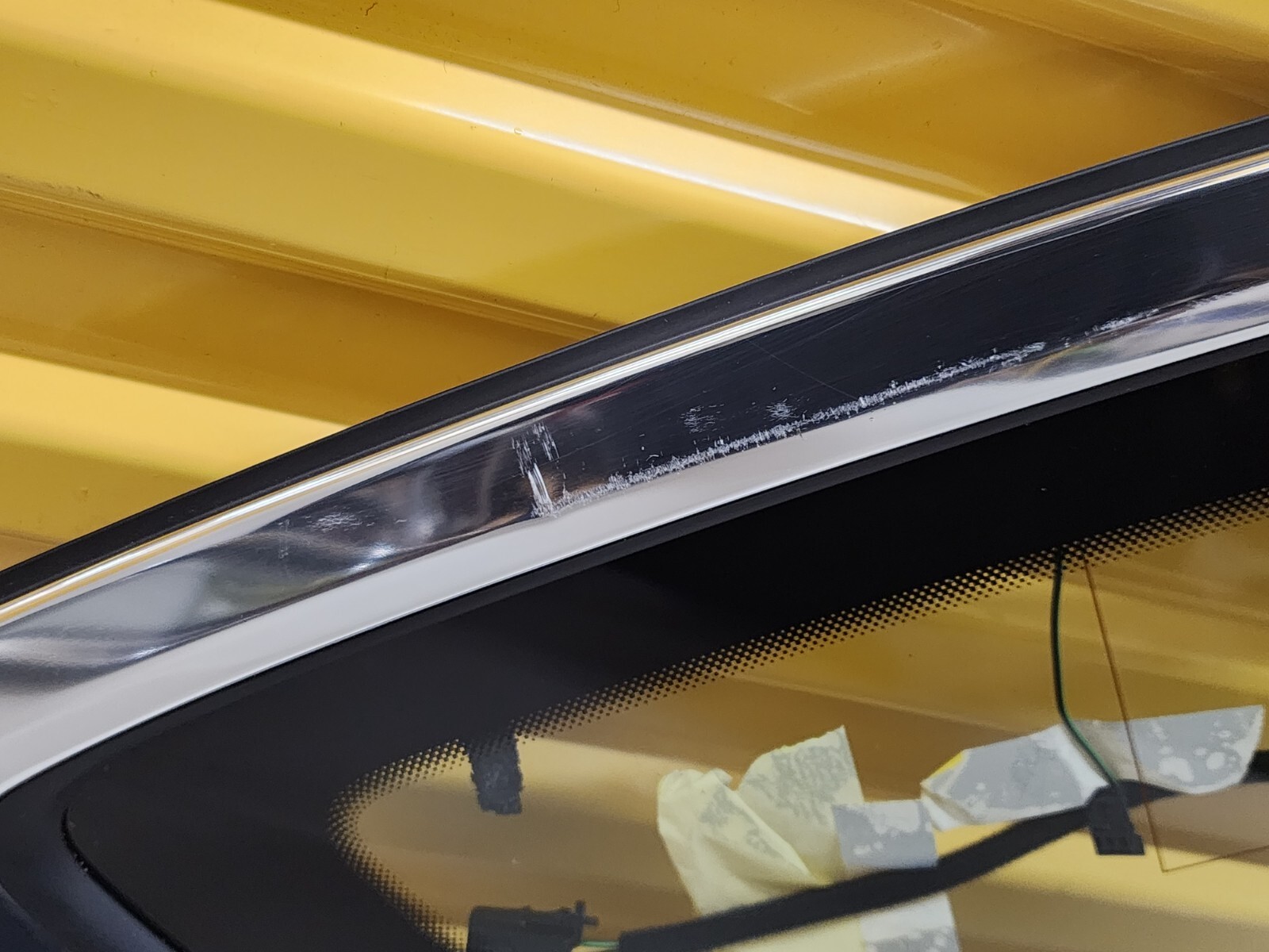 2016-2020 BENTLEY BENTAYGA REAR RIGHT GLASS QUARTER VENT WINDOW SIDE PANEL OEM