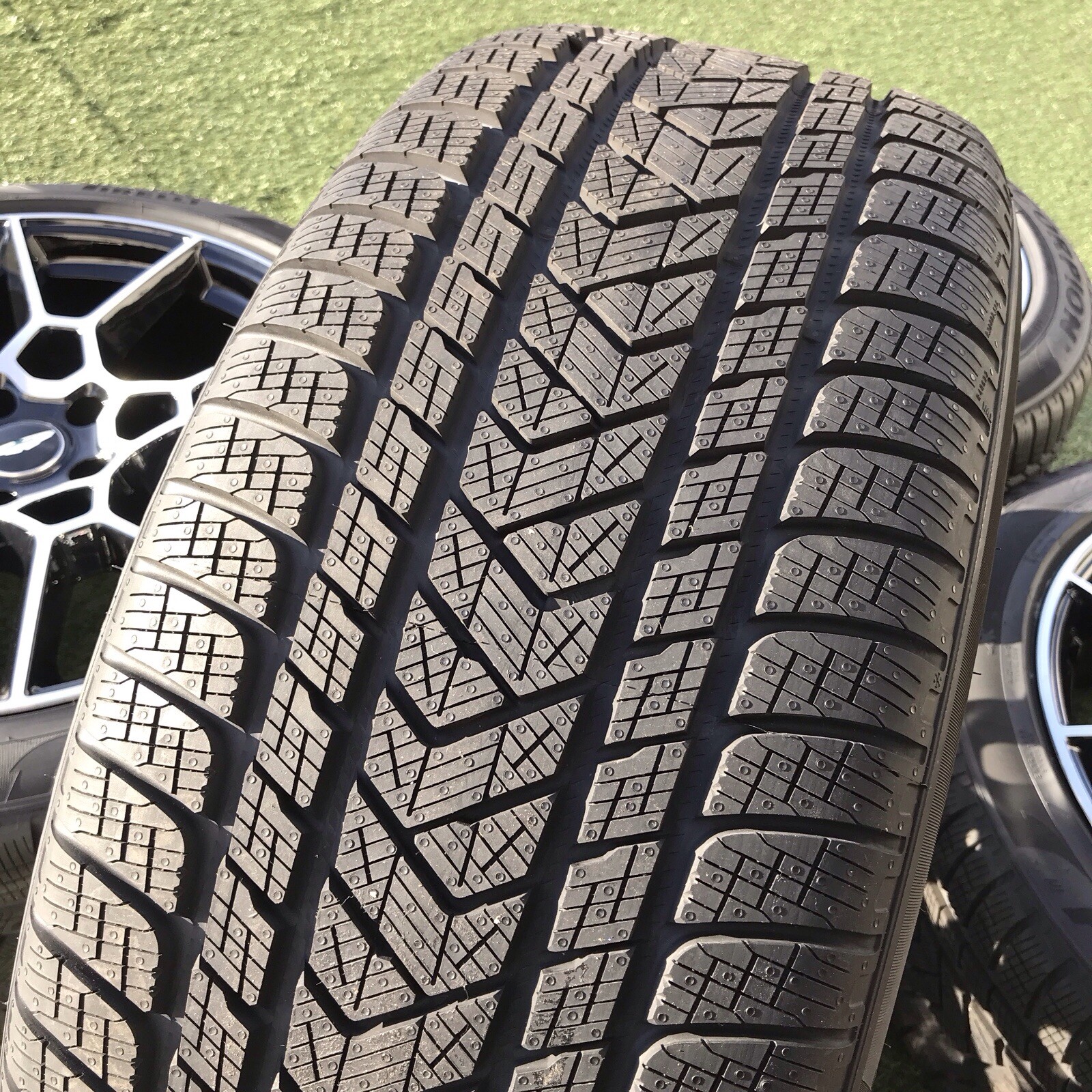 22 ASTON MARTIN DBX RIMS TIRES NEW SET WINTER FACTORY OEM STOCK ORIGINAL 2024