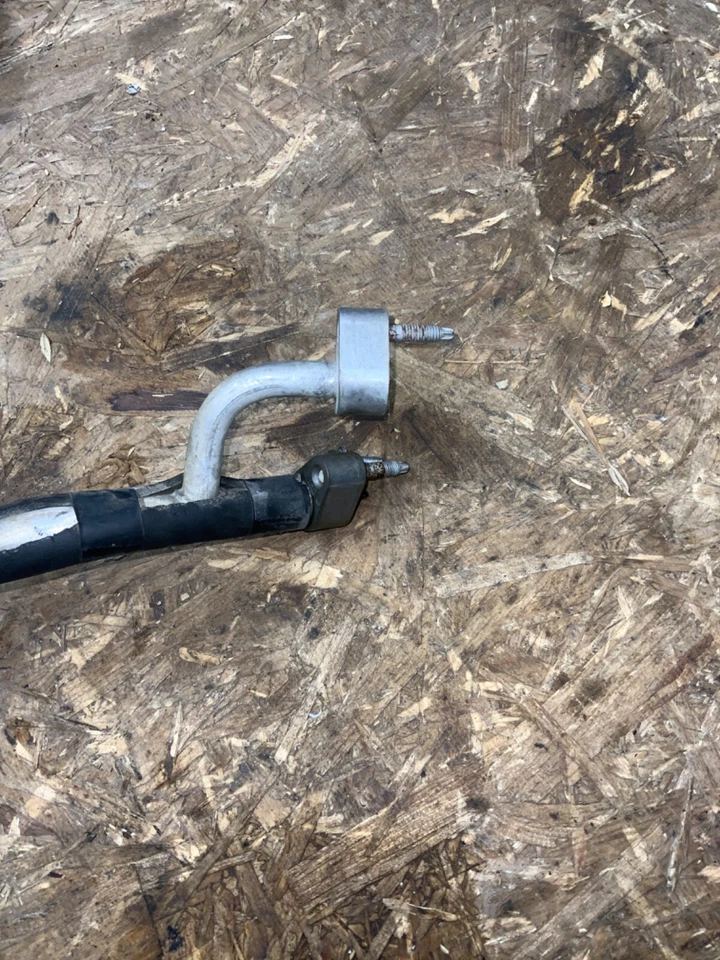 Conjunto de mangueira de linha de sucção A/C UAC para 2009-2014 Ford Expedition - Imagem 2 de 4