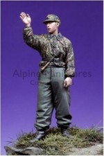 ALPINE MINIATURES 1:35 SET 35043 WWII GERMAN SS PANZER RECON CREW 1  1 FIGURE 