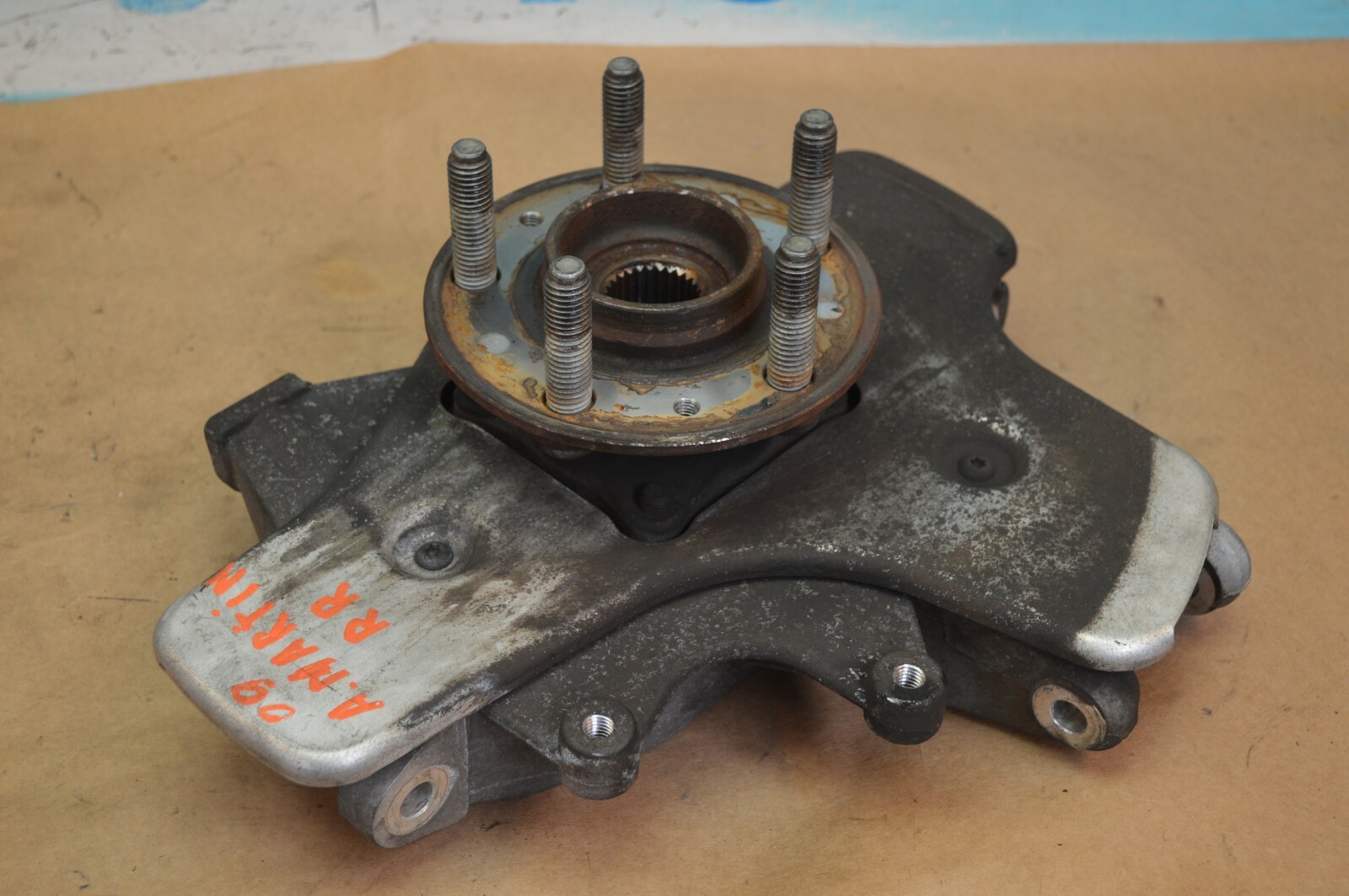2009 ASTON MARTIN VANTAGE V8 REAR RIGHT PASSENGER SPINDLE KNUCKLE HUB BEARING