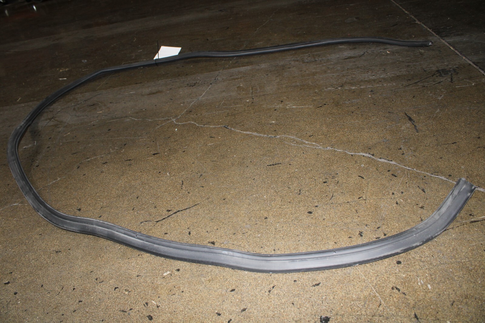 Ferrari California T, Trunk Rubber Weather Strip Molding, Used, P/N 85156500