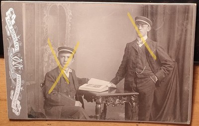 2 Jungen Schüler Mütze einer Absolvia ? 1. Oktober 1906 KAB Verden / Studentika
