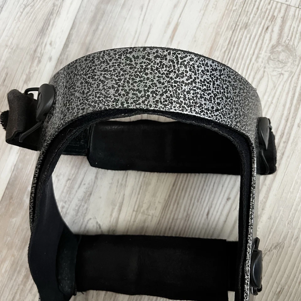 Rodillera izquierda DONJOY Armor gris plata - ACL MCL - ver fotos y descripción para la talla Foto 2 de 4