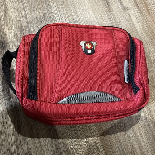Wenger Textured Fabric 17.3" Business Laptop Bag + Hanging Toiletry Kit Red - Picture 13 of 22