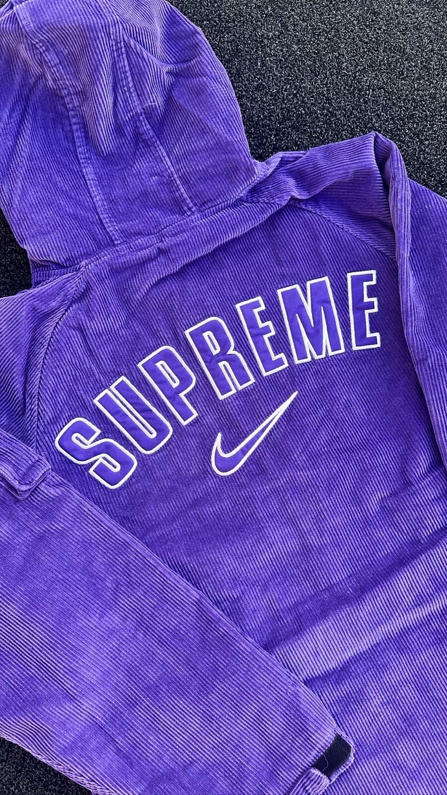 Veste à capuche Nike x Supreme Arc corduroy
