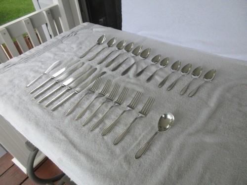 Wm Rogers & Son AA [ 25 Piece Set ] Silver Plate Flatware ~[ VINTAGE PATTERN ]!! - Picture 7 of 11