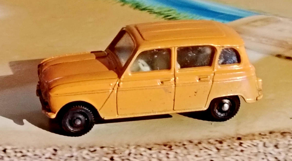 ANCIEN JOUET DINKY Toys Renault 4L numéro 518 Meccano -no jep jrd norev