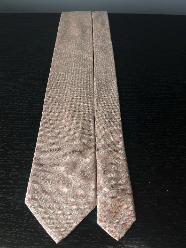 Corbata Rosa Brioni - Como Nueva - 100% Seda - Hecha en Italia Foto 4 de 4