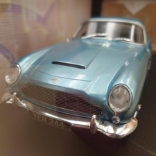 1/18 Aston Martin DB5 1964 Blue Solido Diecast